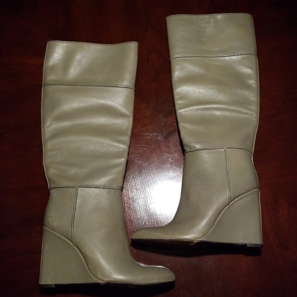 Tory Burch Linnett wedge leather boot in porcini